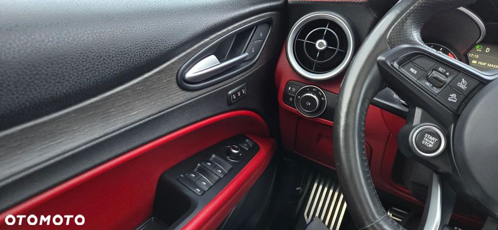 Alfa Romeo Stelvio 2.0 Turbo 16V AT8-Q4 Ti - 23