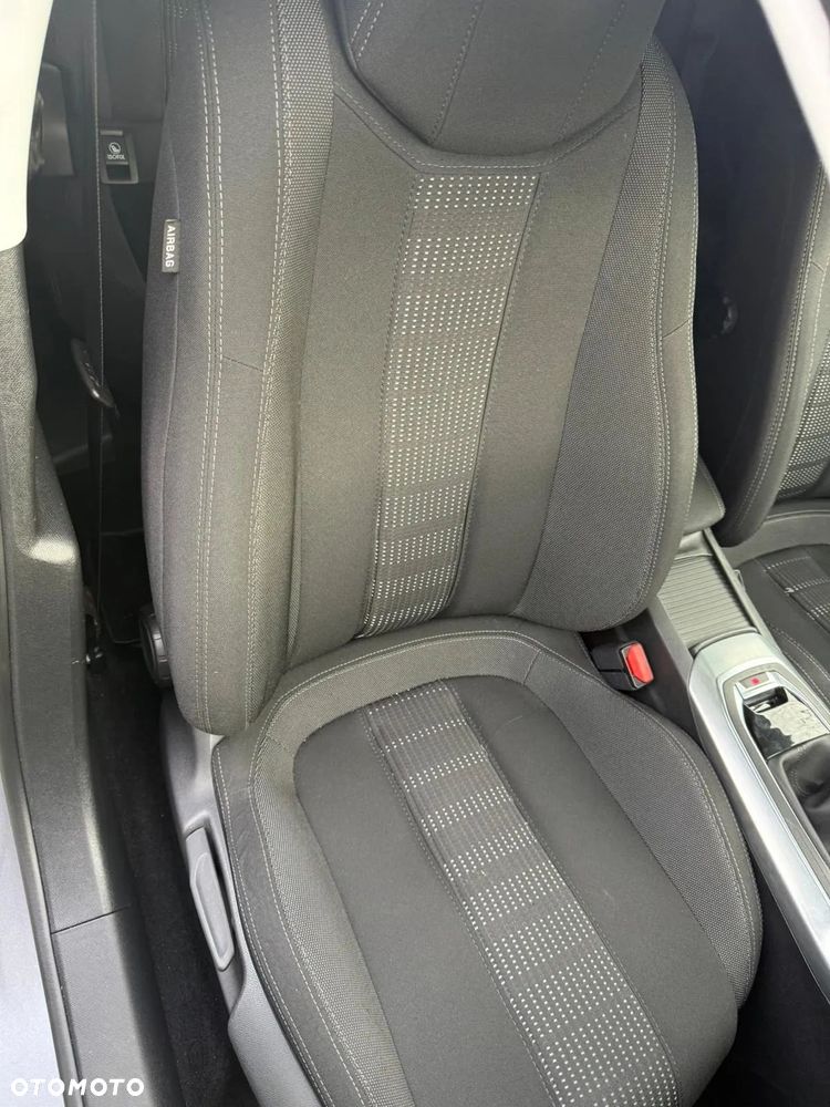 Peugeot 308 2.0 BlueHDi Allure S&S - 17