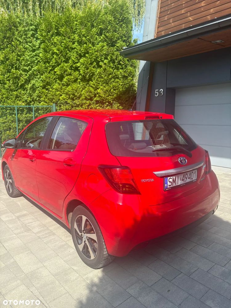 Toyota Yaris Hybrid 100 Active EU6 - 13
