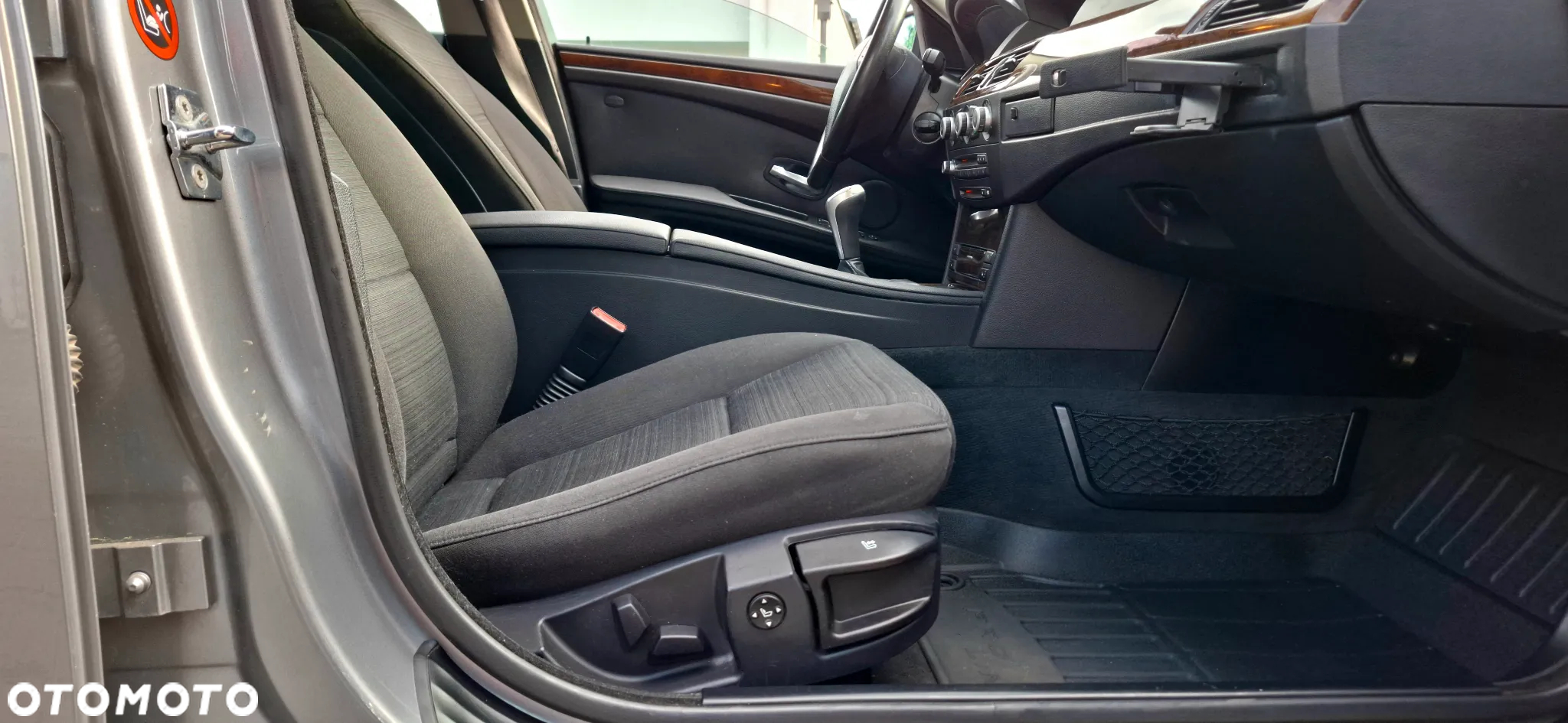 BMW Seria 5 525d - 13