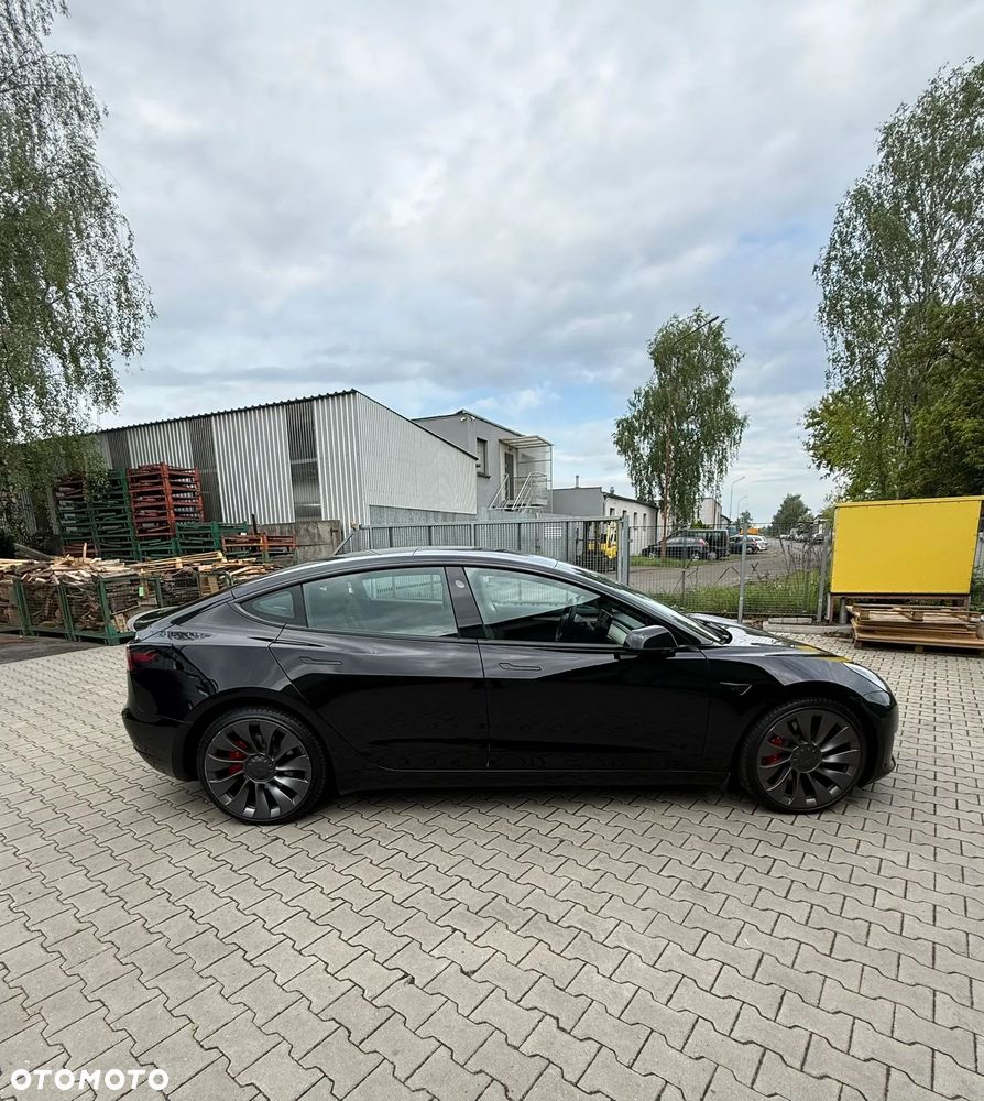 Tesla Model 3 - 3