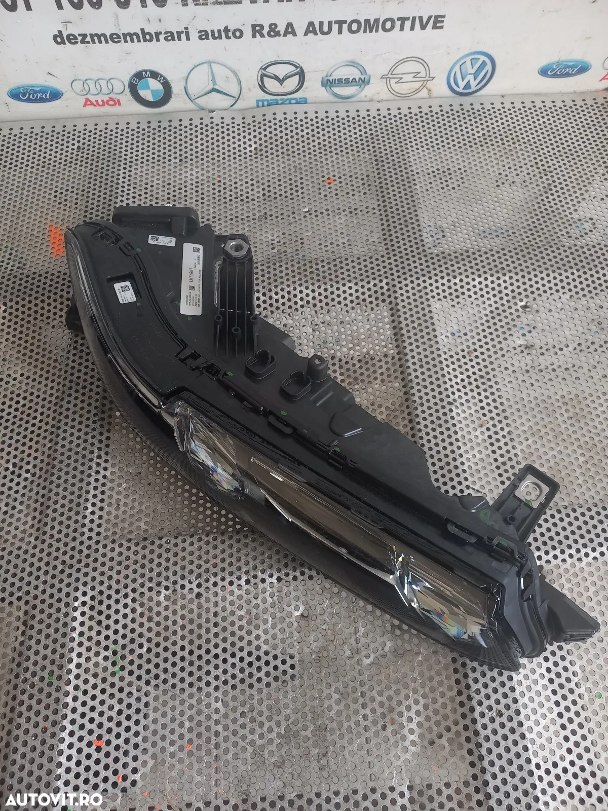 Far Dreapta Swarowsky Bmw Seria 7 An 2022-2023-2024 Original Impecabil Cod 5A9CFB4 - 7