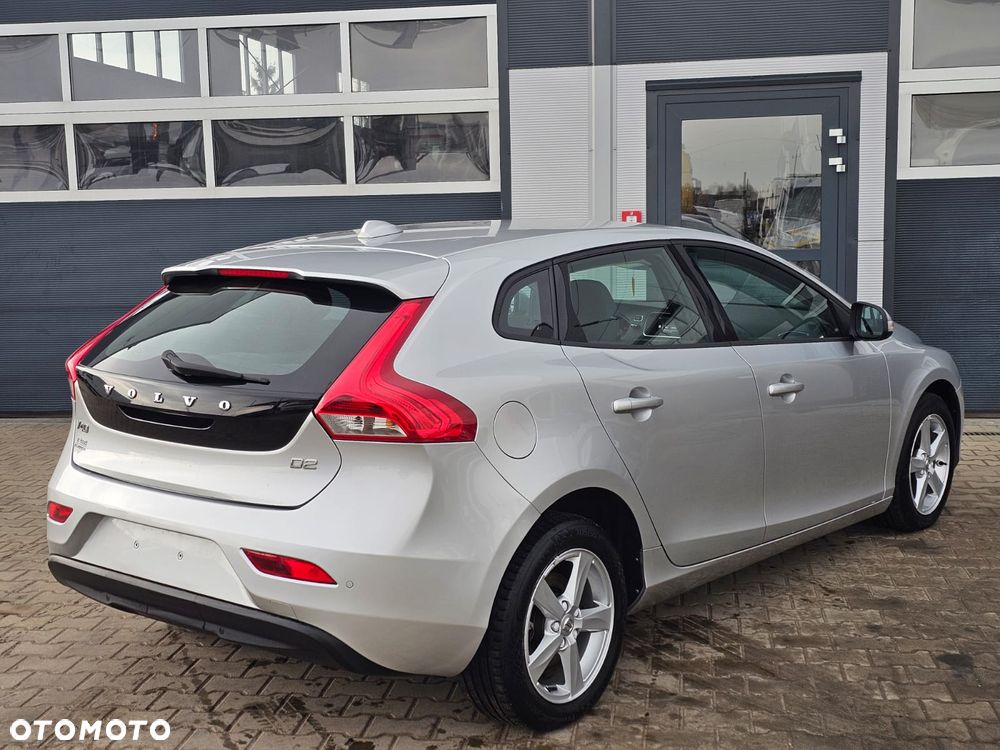 Volvo V40 D2 Momentum - 3