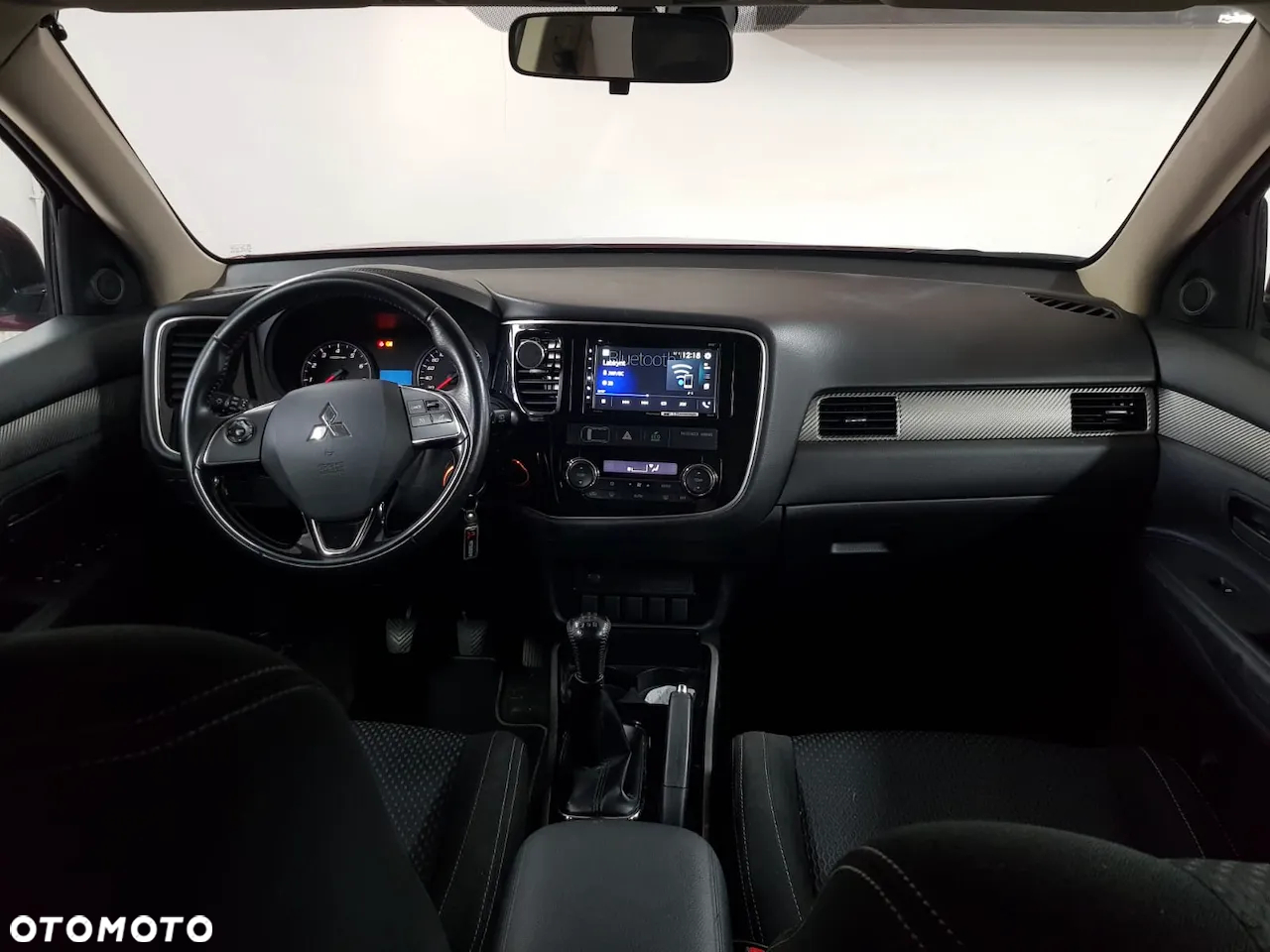 Mitsubishi Outlander 2.0 Invite + 2WD - 16