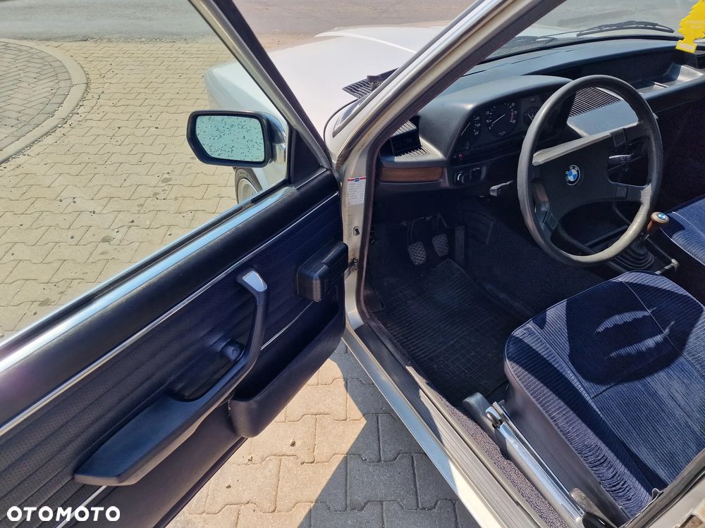 BMW Seria 5 520 - 17
