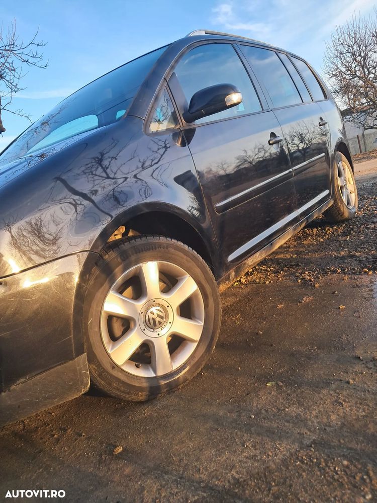 Volkswagen Touran - 15