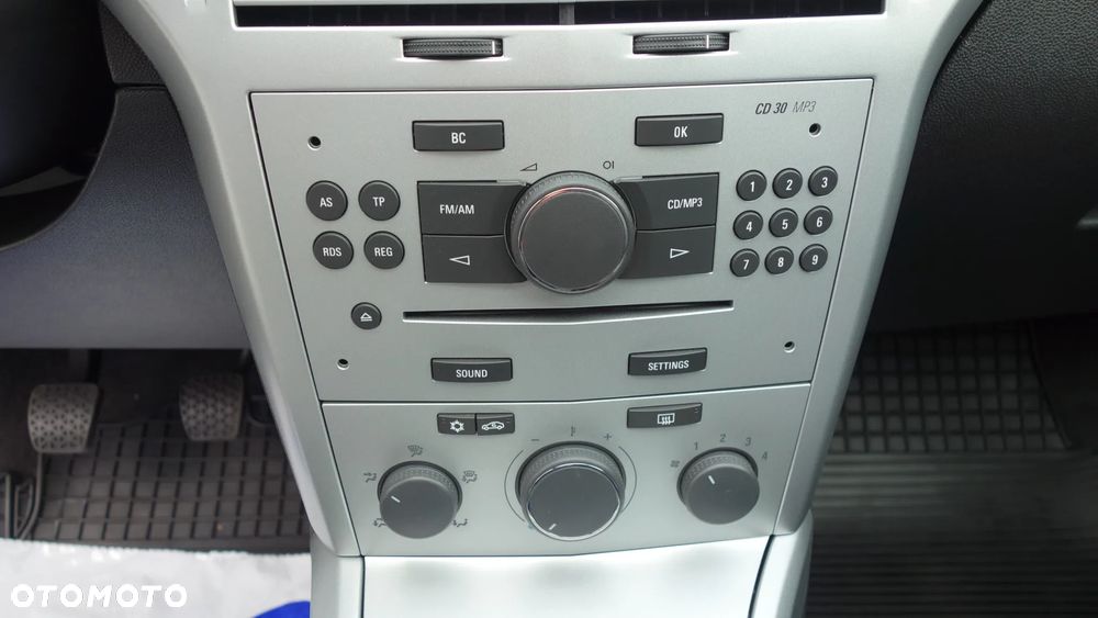 Opel Astra 1.8 Sport - 27