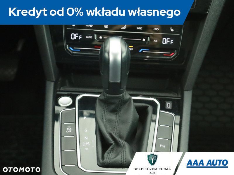 Volkswagen Passat - 14
