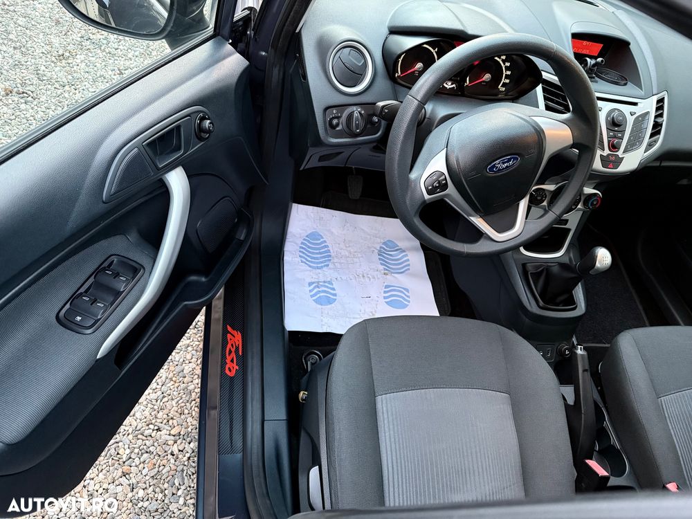 Ford Fiesta 1.6 TDCI Champions Edition - 5
