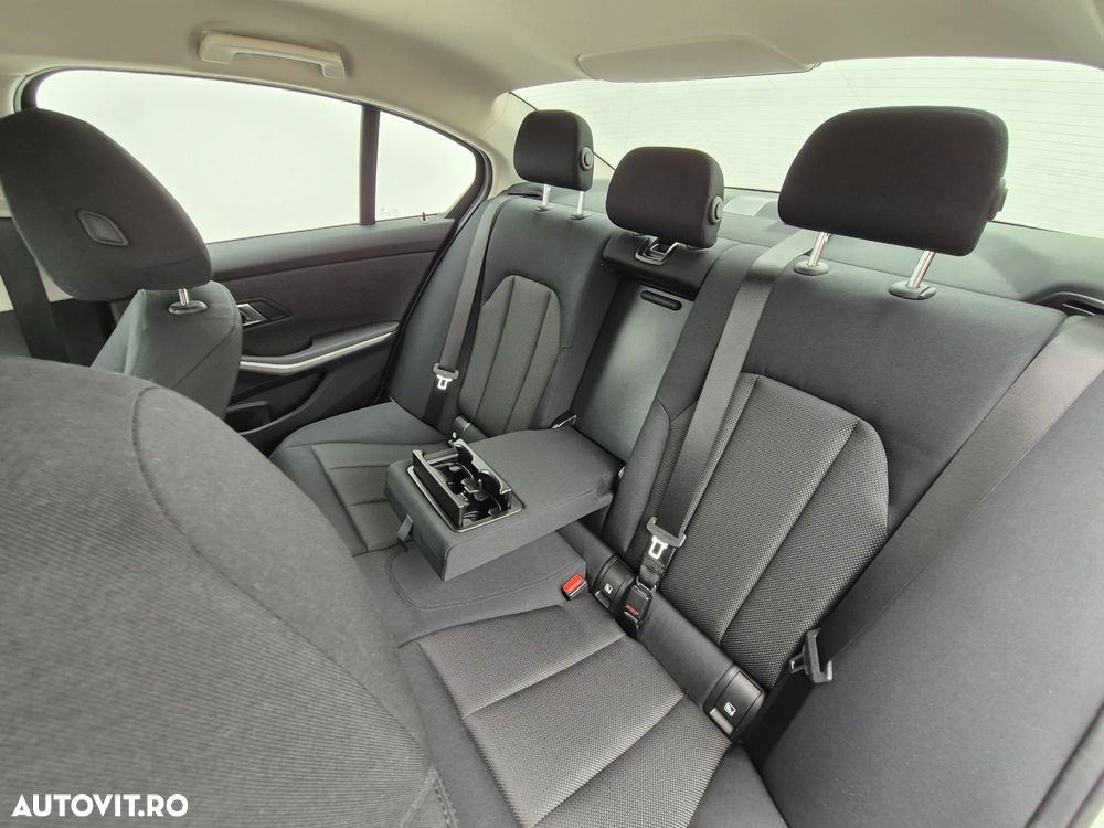 BMW Seria 3 320d xDrive AT MHEV - 11