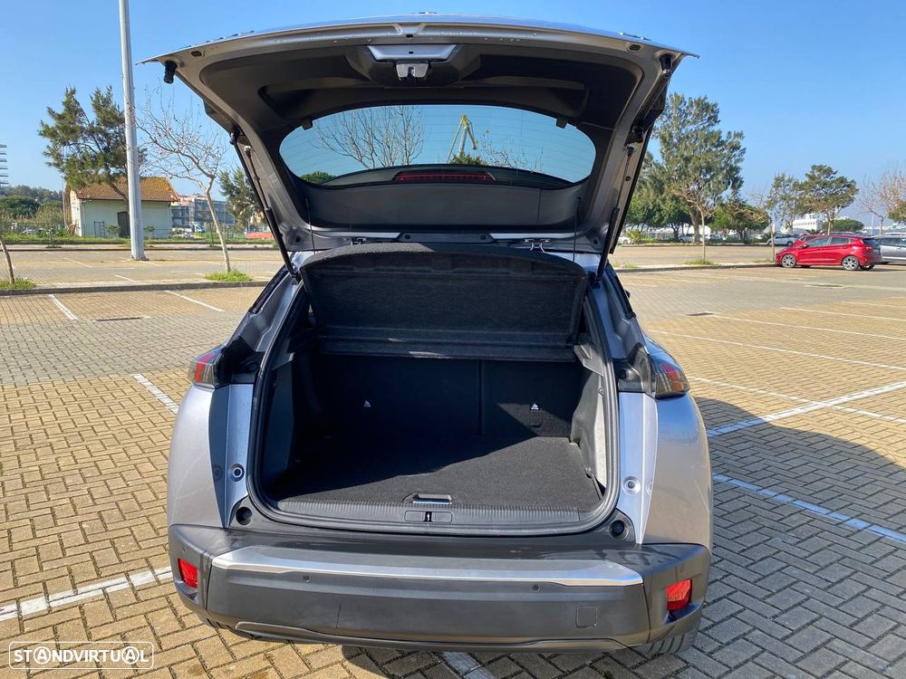 Peugeot e-2008 50 kWh GT - 5