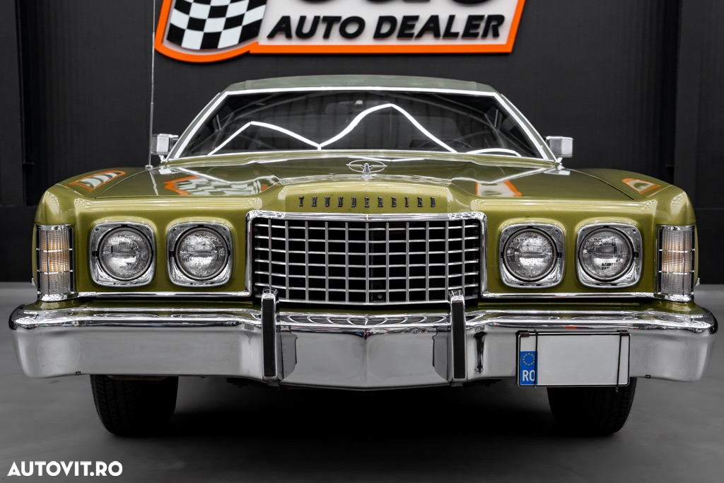Ford Thunderbird - 17