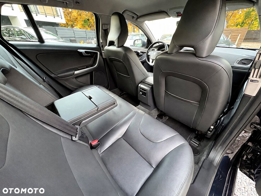 Volvo V60 D2 Summum - 20