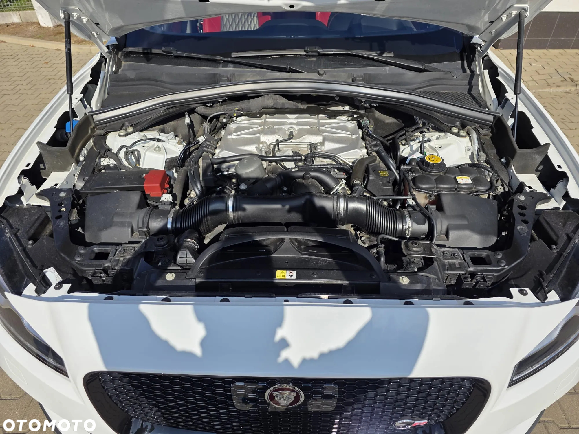 Jaguar F-Pace - 27
