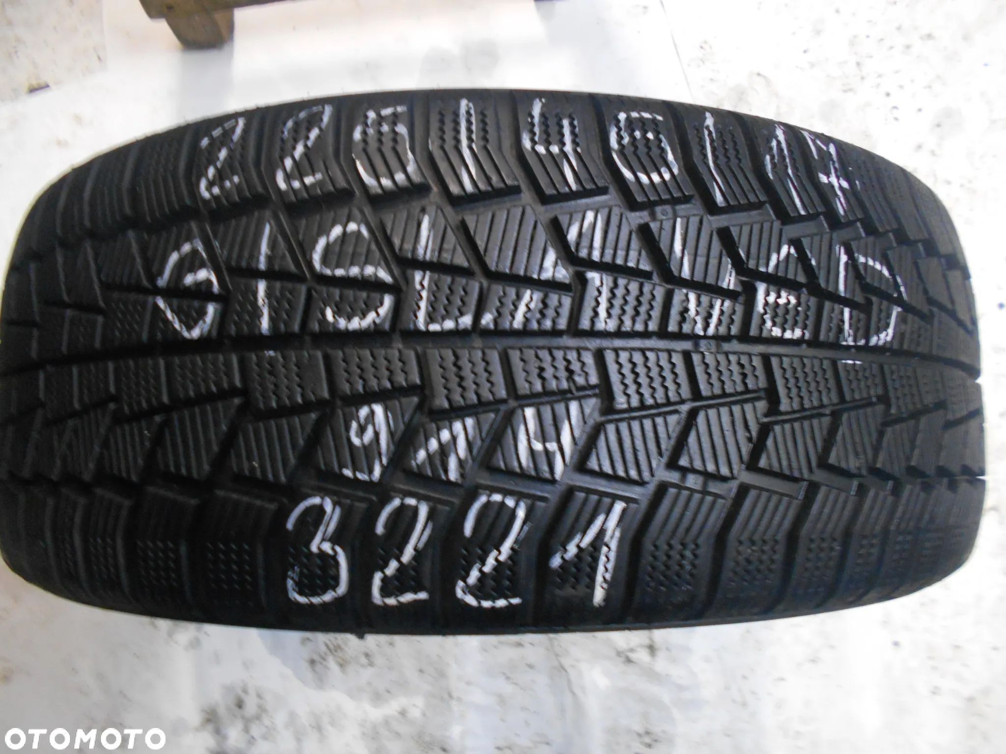 OPONA POJEDYNKA 225/45R17 GISLAVED EUROFROST 6 DOT 3221 8.4MM - 1