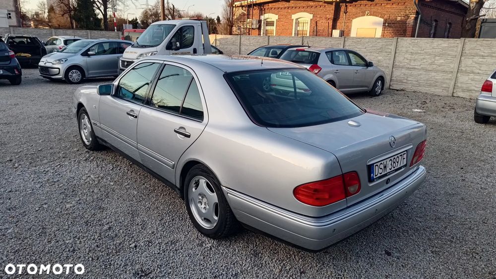 Mercedes-Benz Klasa E - 5