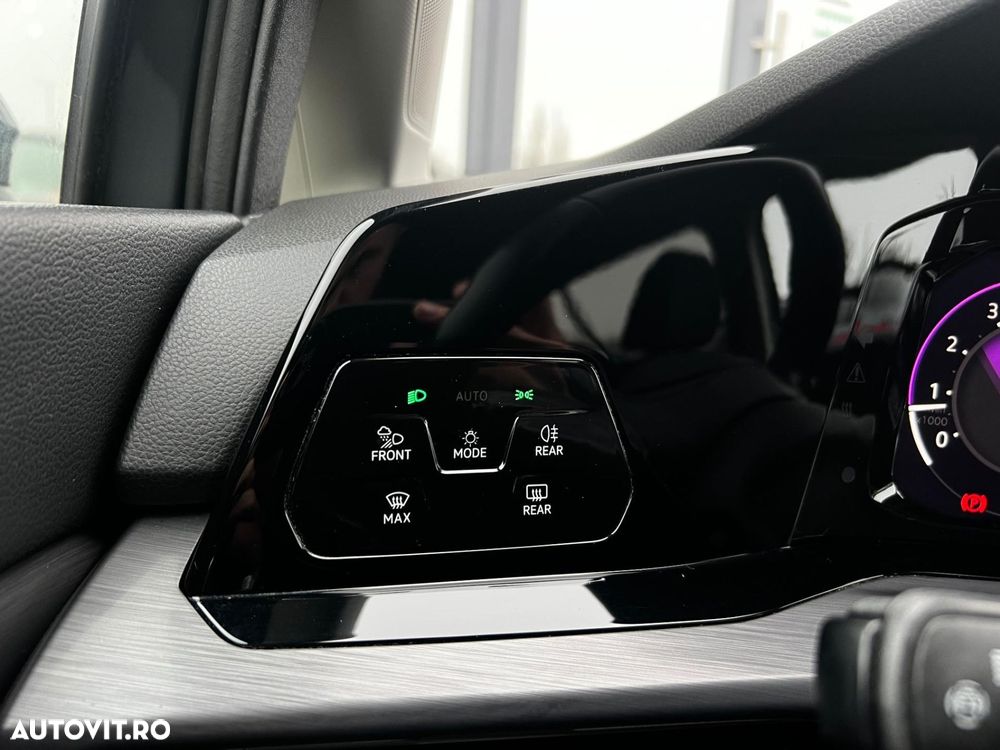 Volkswagen Golf - 32