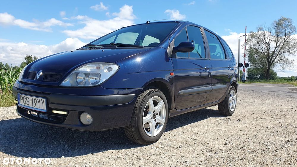 Renault Scenic - 1