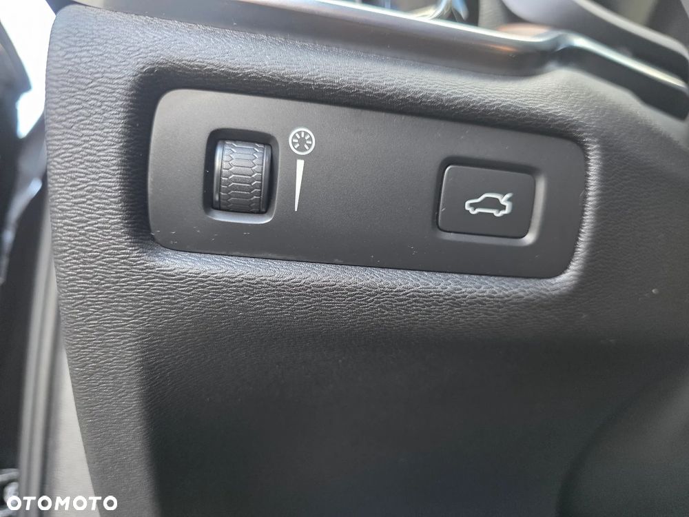 Volvo V60 T5 Geartronic Momentum Pro - 28