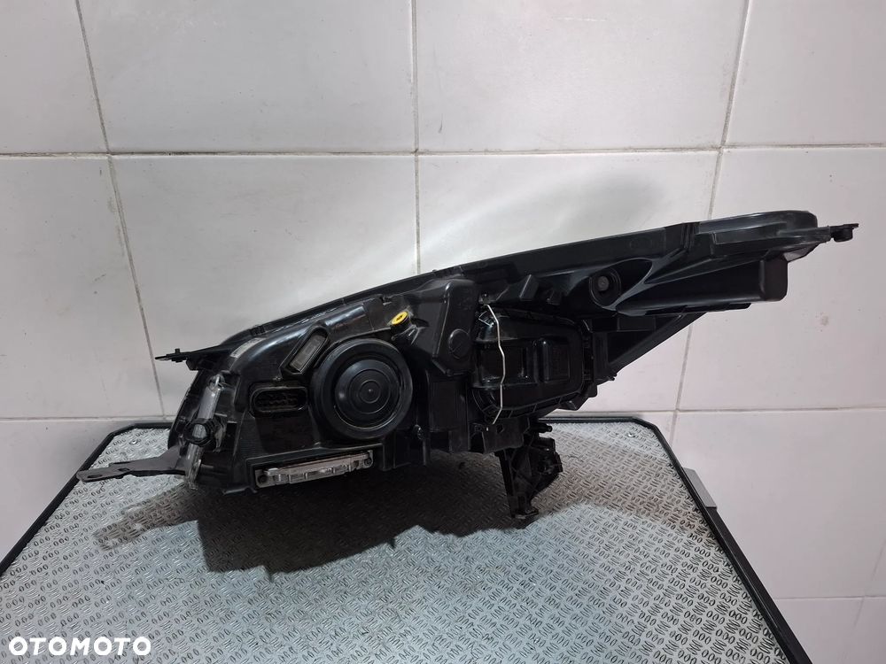 Lampa xenon kompletna Ford Kuga MK1 2015 rok nr CV4413D154BH - 5