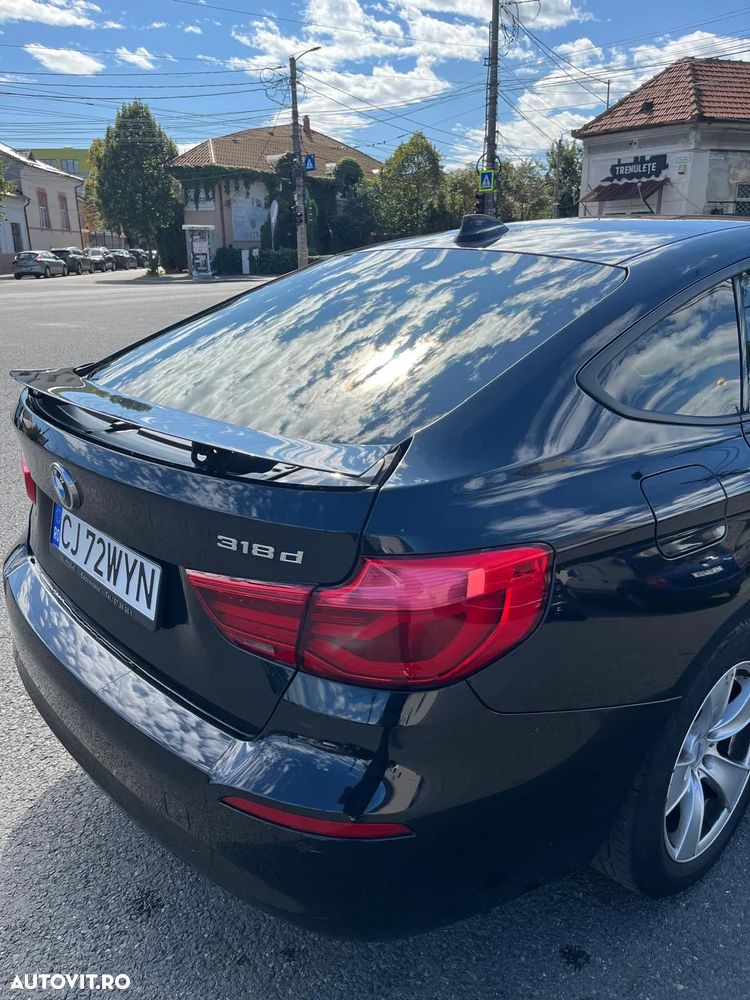 BMW Seria 3 318d GT - 10