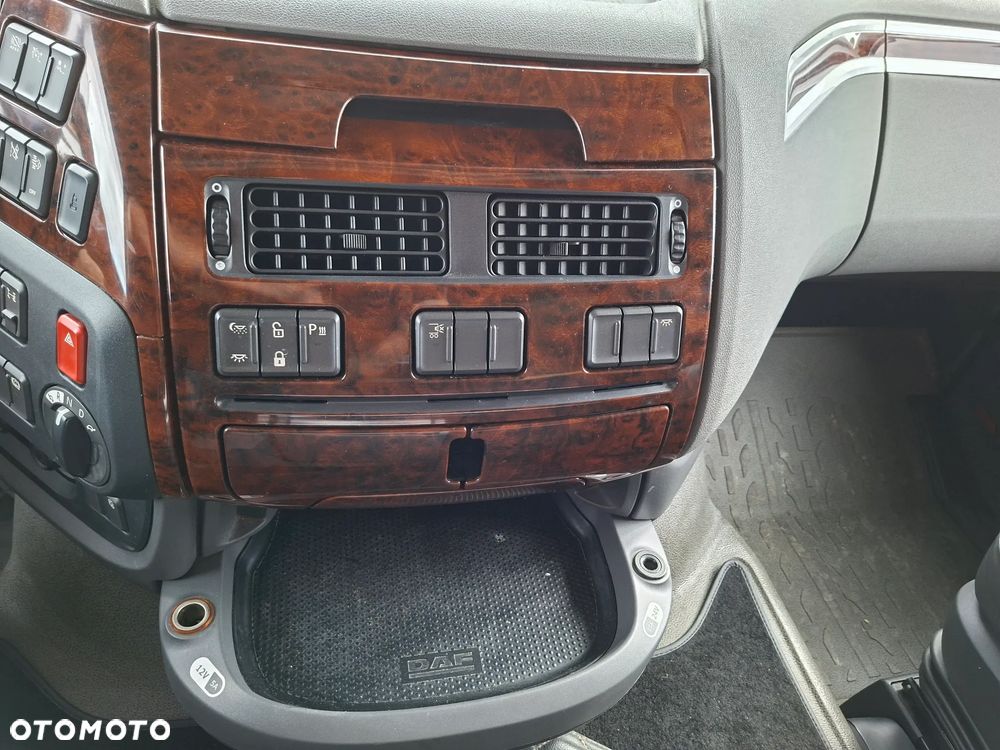 DAF XF - 20