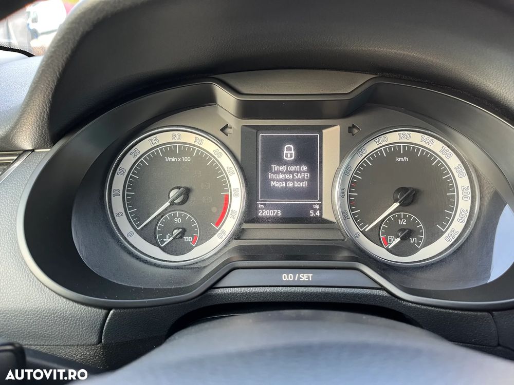 Skoda Octavia 1.6 TDI DSG Style - 8
