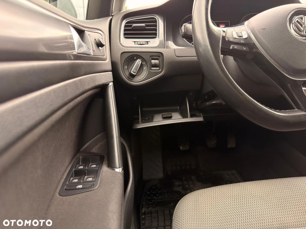 Volkswagen Golf - 27