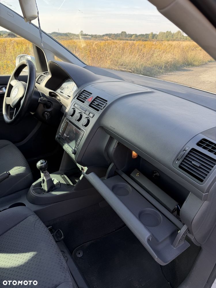 Volkswagen Touran - 9