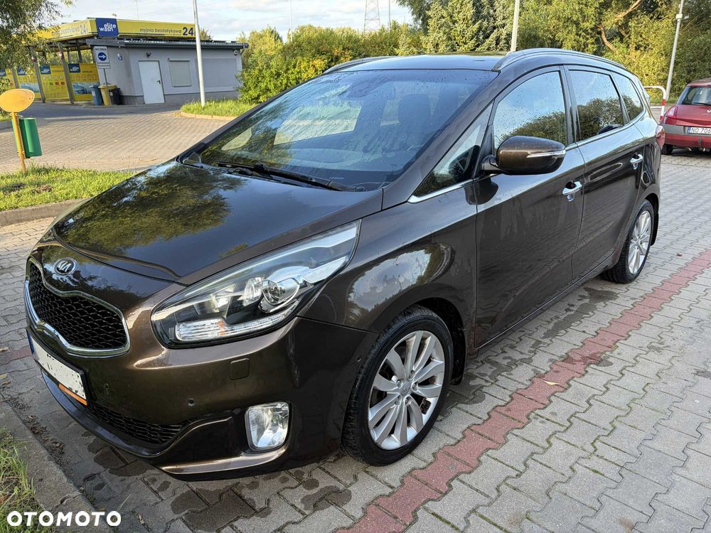 Kia Carens - 1