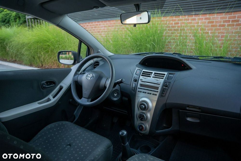 Toyota Yaris - 6