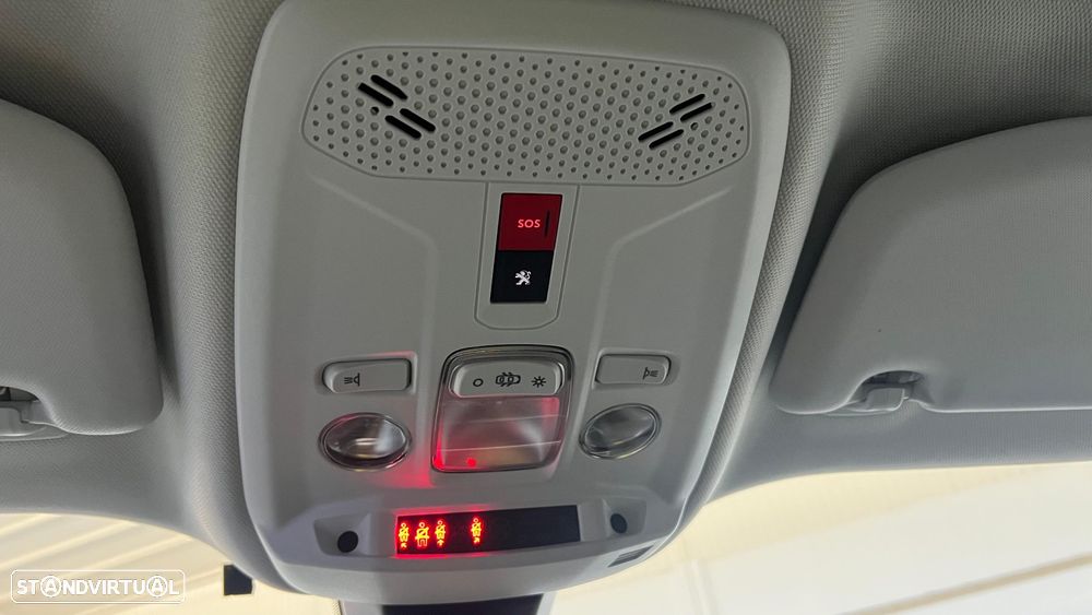 Peugeot 2008 1.2 PureTech Allure Pack EAT8 - 18