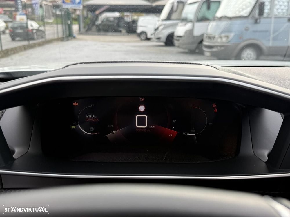 Peugeot 2008 1.2 PureTech GT Line - 24