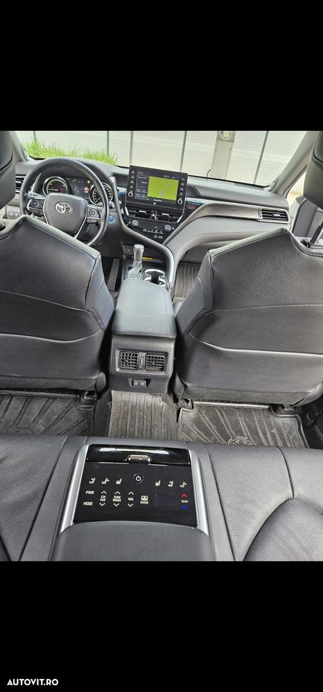 Toyota Camry 2.5 Exclusive - 6