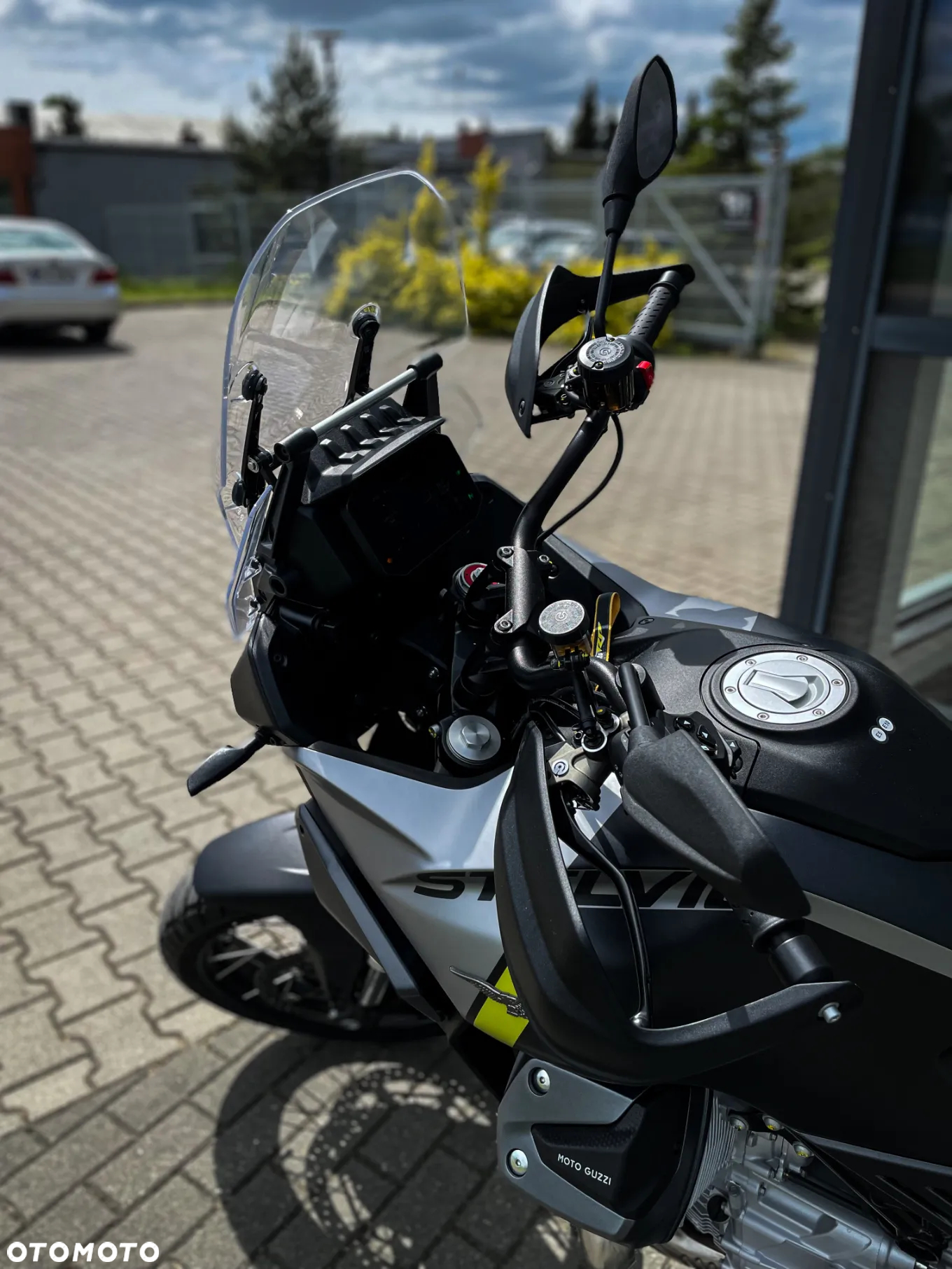 Moto Guzzi Stelvio - 14