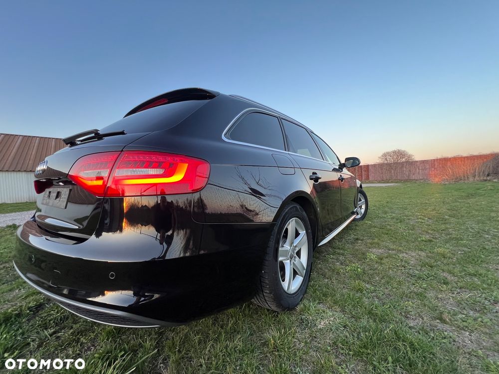 Audi A4 Avant 2.0 TDI DPF clean diesel quattro S tronic S line Sportpaket - 13