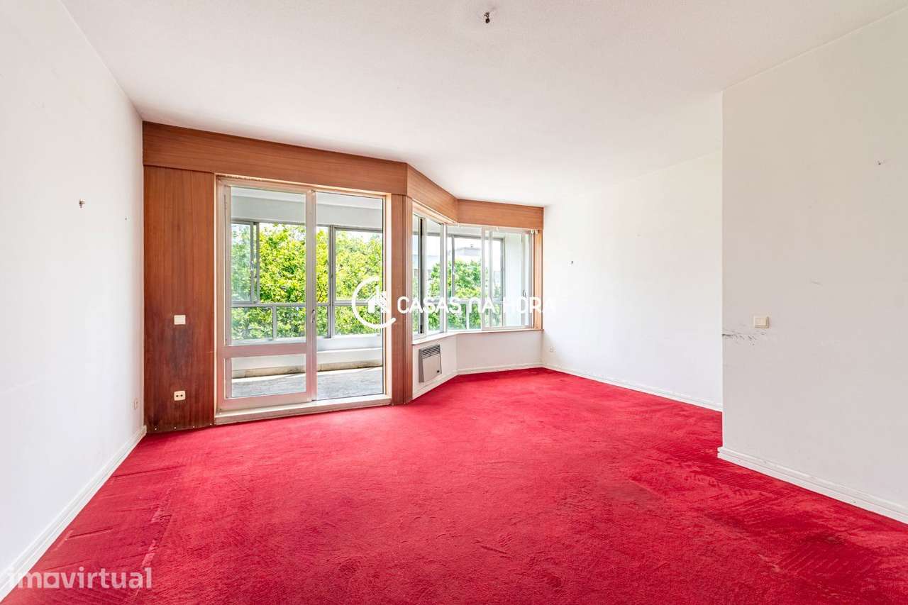 Apartamento T2 para renovação com vista mar  Alto da Barra, Oeiras - Grande imagem: 3/23