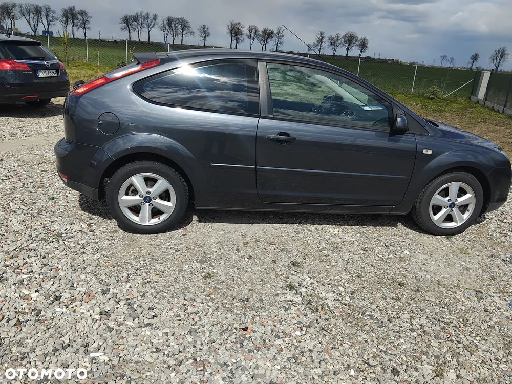 Ford Focus 1.6 16V Trend - 4