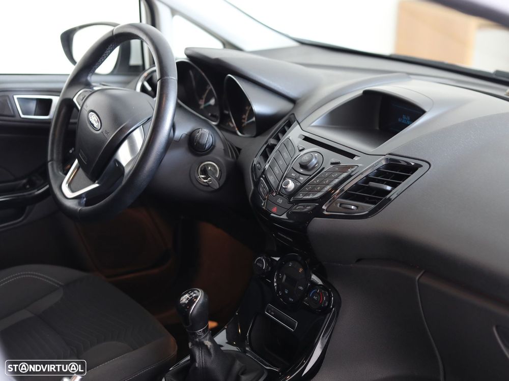 Ford Fiesta 1.0 EcoBoost Titanium - 10
