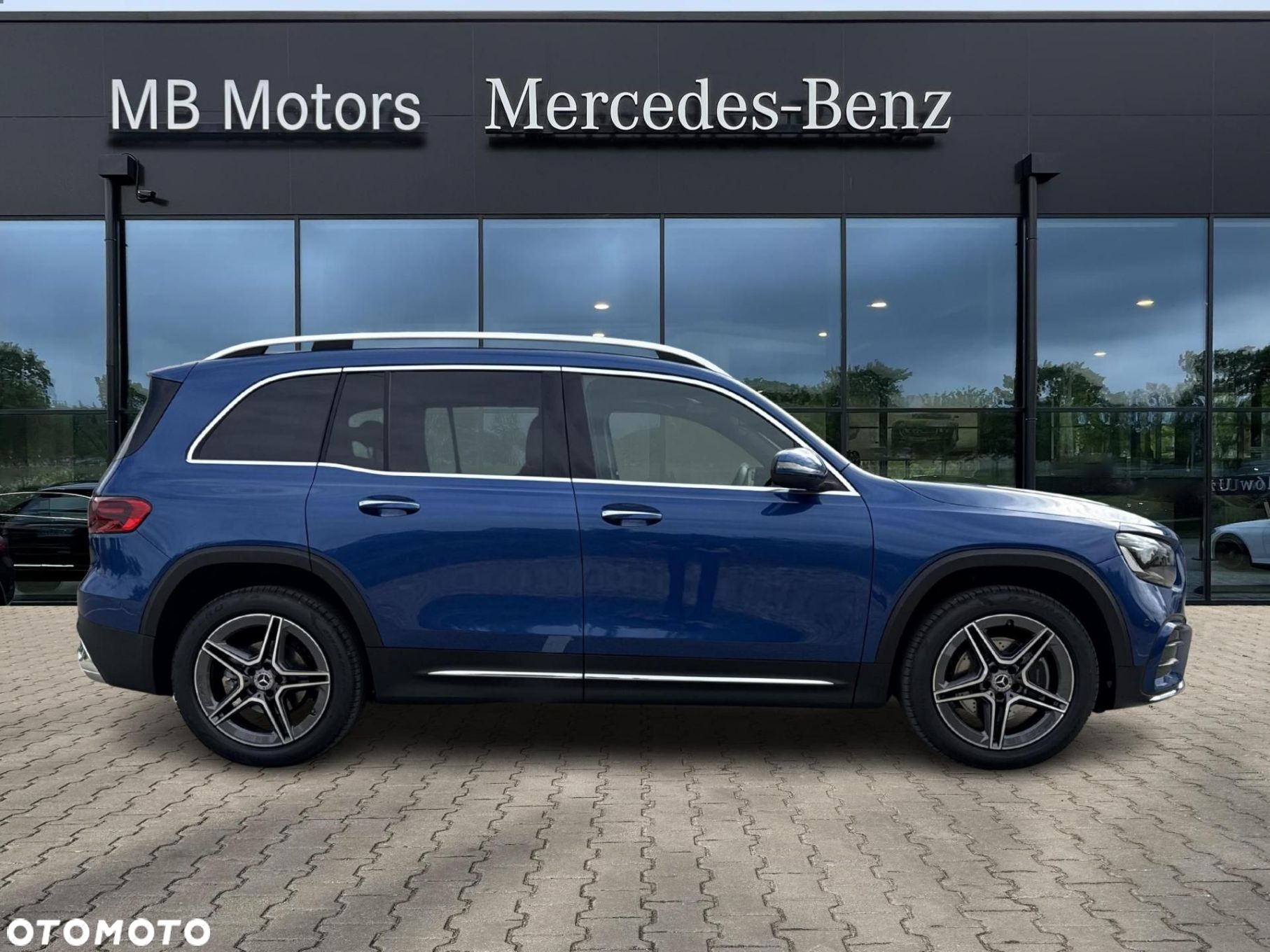 Mercedes-Benz GLB - 4
