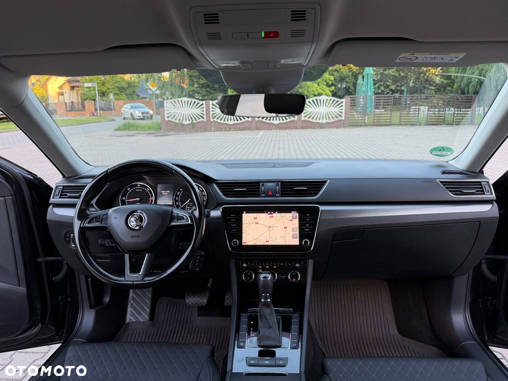 Skoda Superb 2.0 TDI DSG Sportline - 28