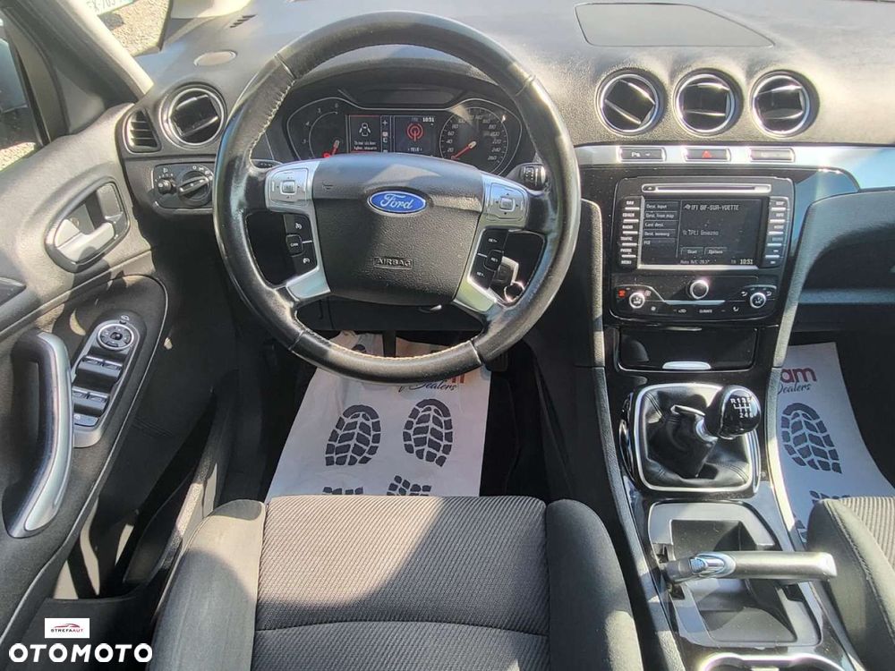 Ford S-Max - 13