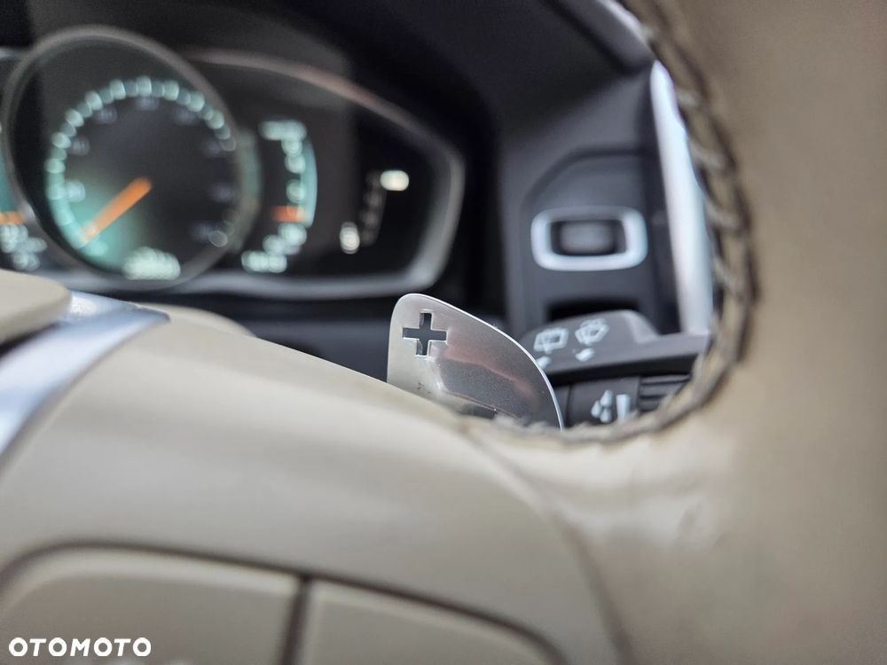 Volvo XC 60 T6 AWD Momentum - 18