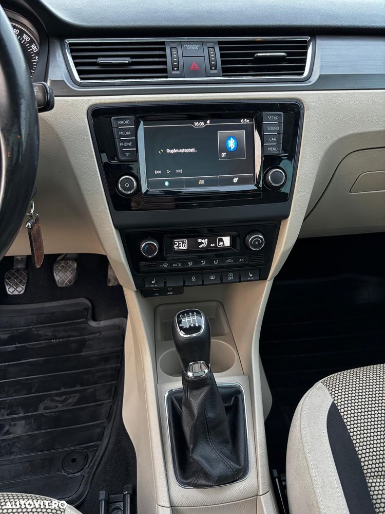 Skoda RAPID Spaceback 1.2 TSI Style - 2