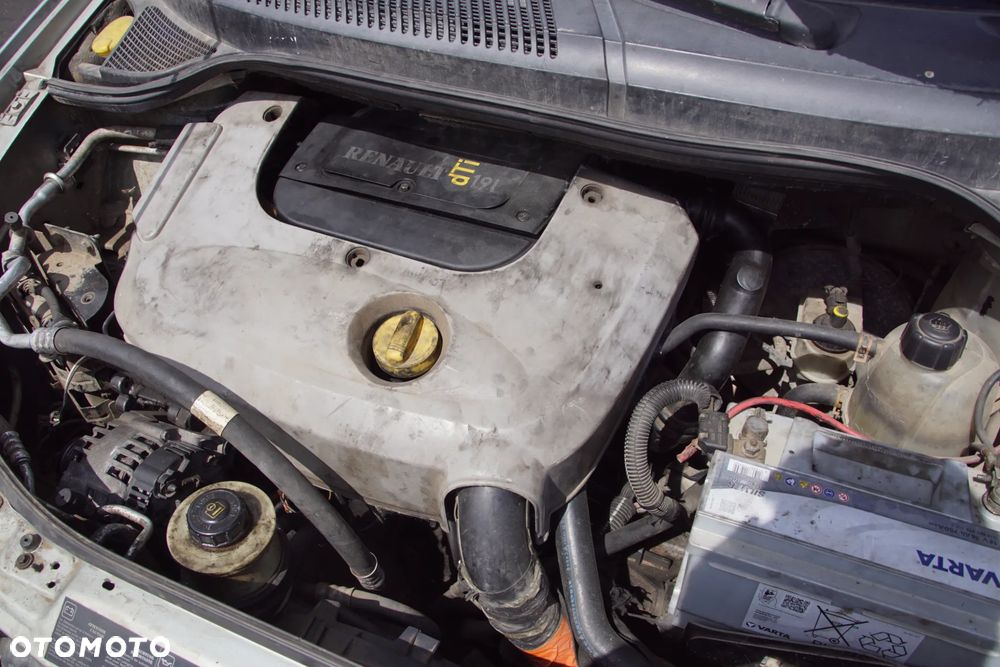 Auto na części - Renault Scenic I Lift 1.9 DTI 102 KM F9Q744 JB3983 MV632 2001R Silnik Skrzynia Drzwi Maska Błotnik Klapa Zderzak Lampa Lusterko Klamka Szyba Deska Kokpit Sterownik Moduł Czujnik Licznik Panel Kierownica - 19