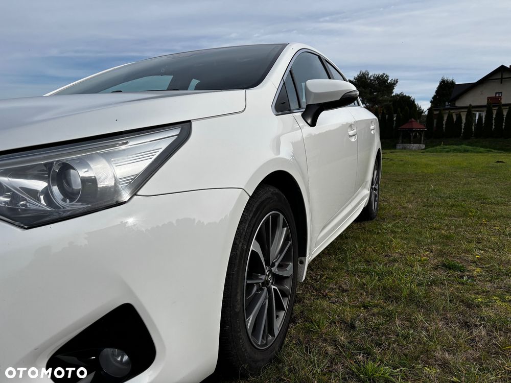 Toyota Avensis - 12