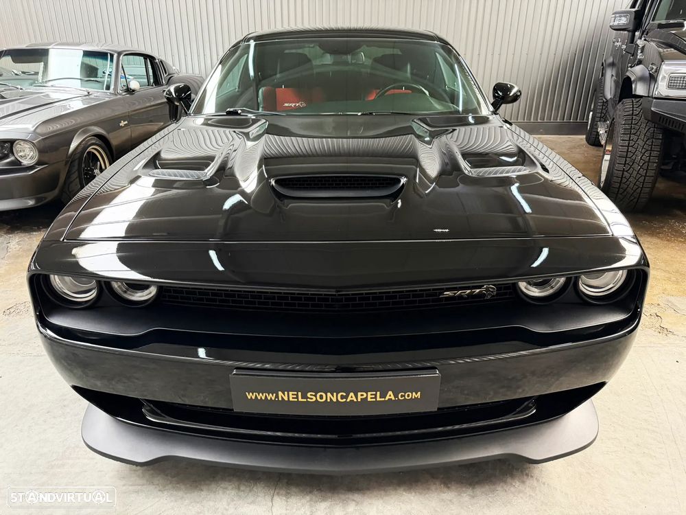 Dodge Challenger Auto SRT Hellcat - 14