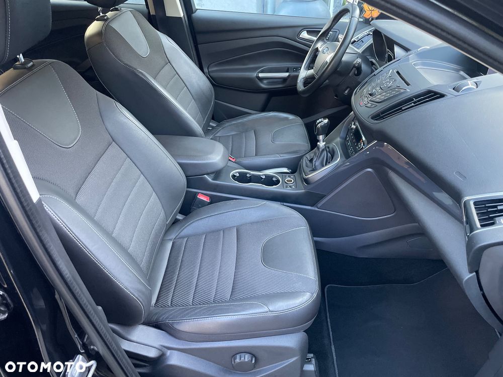 Ford Kuga - 12