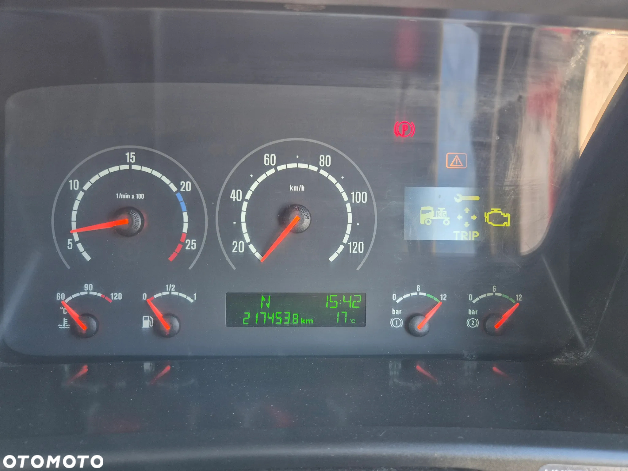 Scania P230 4X2 / ZAMIATARKA / JOHNSTON VX800 / POLEWACZKA / NISKI PRZEBIEG / IDEALNY STAN / BEZWYPADKOWY / 1WŁ! / AUTOMAT - 37