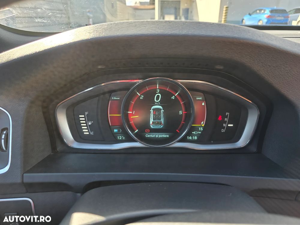 Volvo V60 D5 AWD Geartronic Momentum - 13